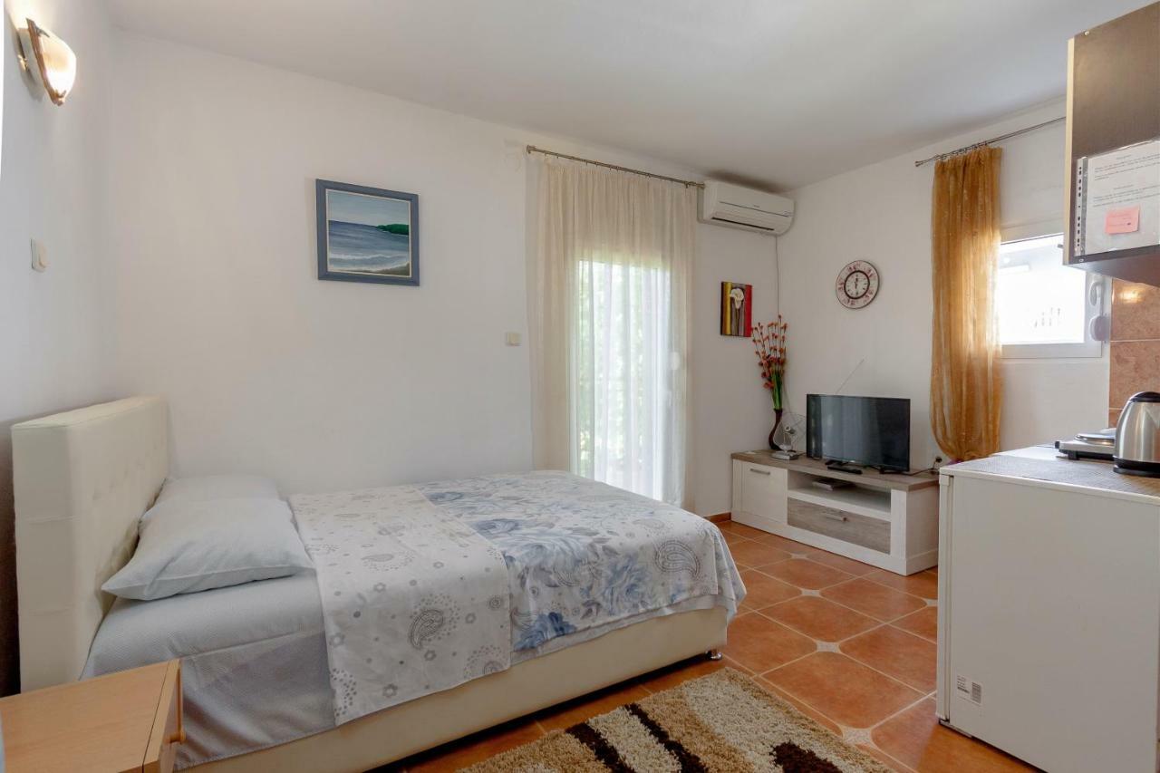 Ruza Daire Budva